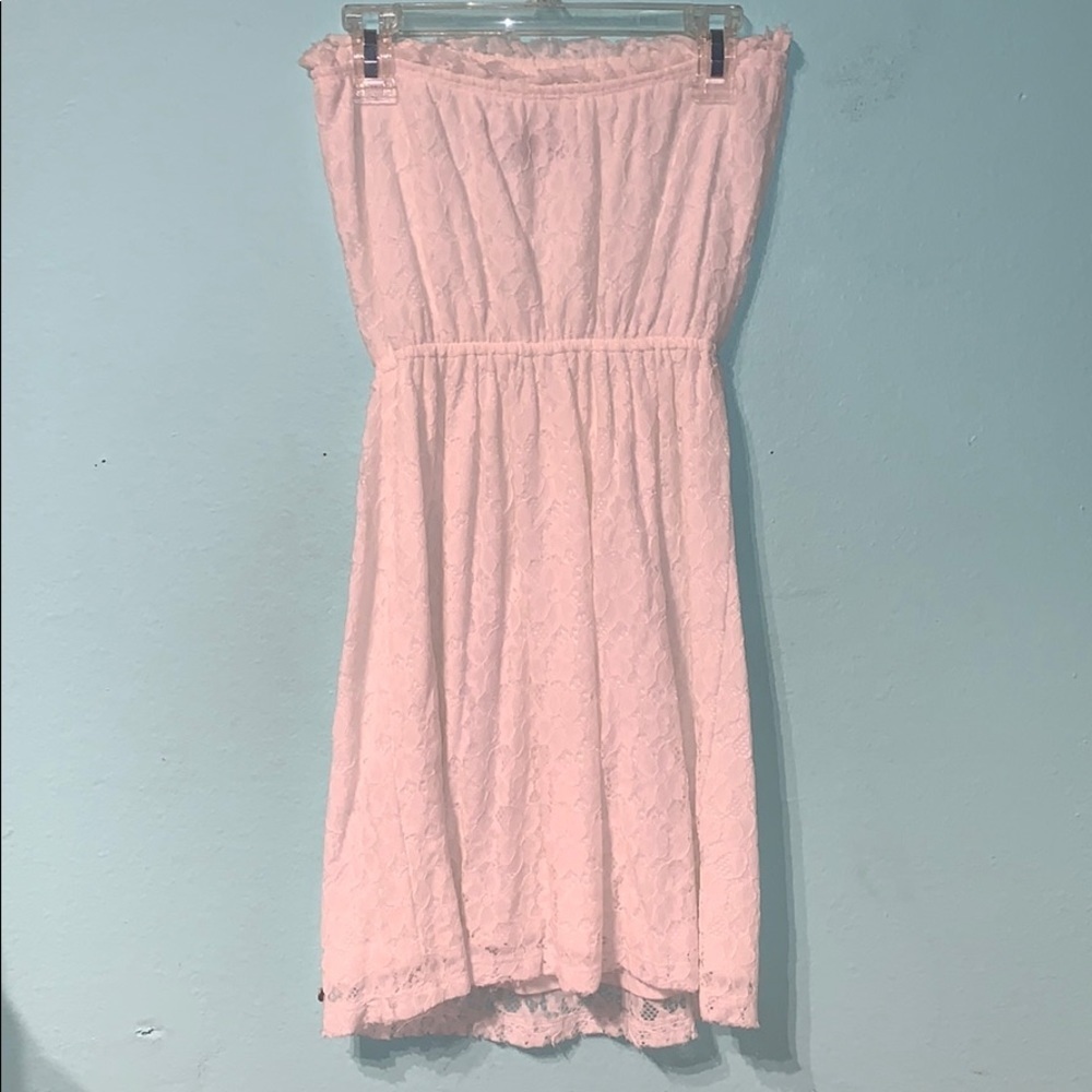 GILLY HICKS — White lace strapless dress